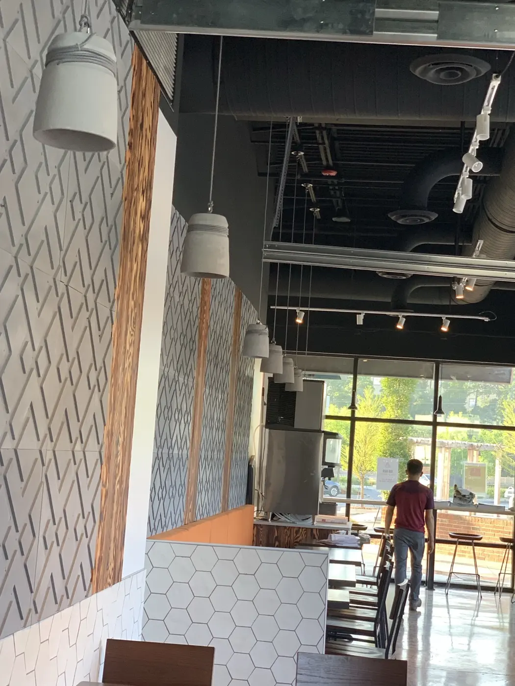 Finished restaurant lighting